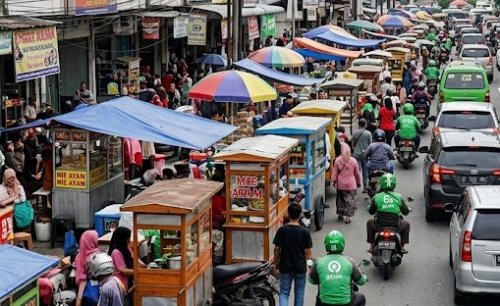 DPRD Pekanbaru usulkan PKL ditata dalam sentra khusus.(ilustrasi/Ai/halloriau.com)