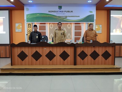 Wakil Bupati Rohil, Jhony Charles, membuka kegiatan Konsultasi Publik penyusunan rencana awal RKPD tahun 2026. (Foto: Afrizal)