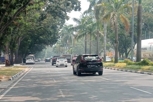 Kabut asap kembali selimuti Pekanbaru (foto/Mimi)