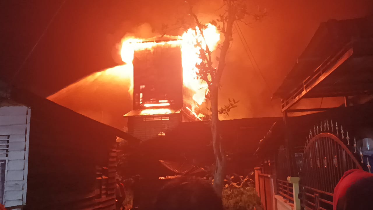 Kebakaran di Bagansiapiapi hanguskan 25 rumah. 