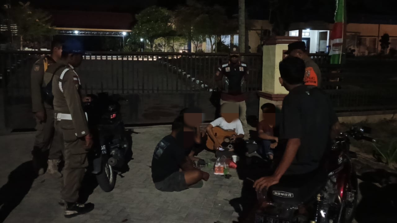 Satpol PP Kabupaten Pelalawan patroli rutin cegah kenakalan remaja (foto/Andy)