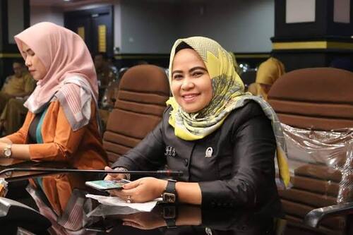Pendukung bakal calon Ketua Golkar Riau dari kubu SF Hariyanto, Ida Yulita Susanti. (Foto: Int)