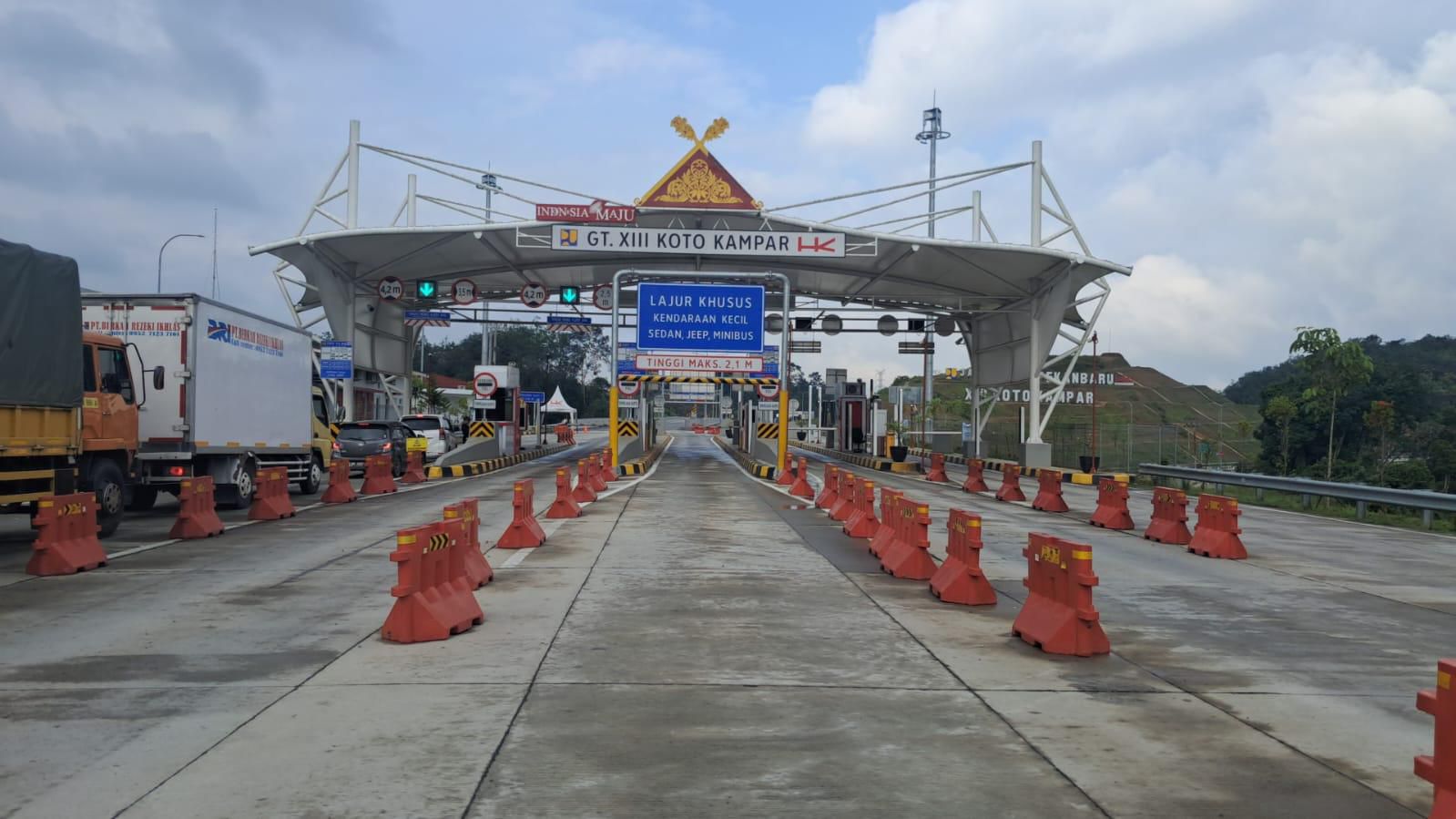 Volume kendaraan melintasi Tol Pekanbaru-XIII Koto Kampar melonjak (foto/ist)