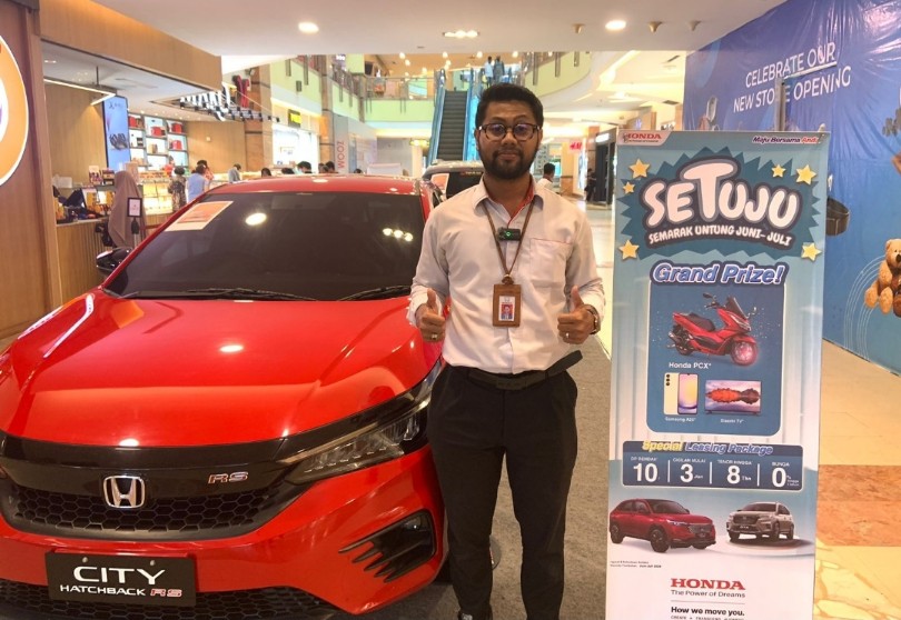 Honda SM Amin pameran dan berikan promo SETUJU untuk costumer di Mal SKA Pekanbaru (foto/Meri)