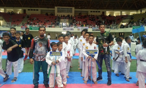 Tim Karate Bengkalis.(foto: zulkarnaen/halloriau.com)