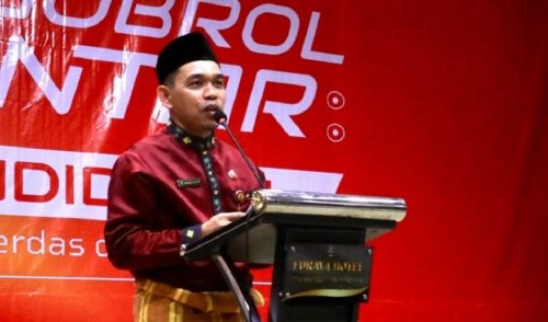 Plt Kadisdik Riau, Erisman Yahya.(foto: int)