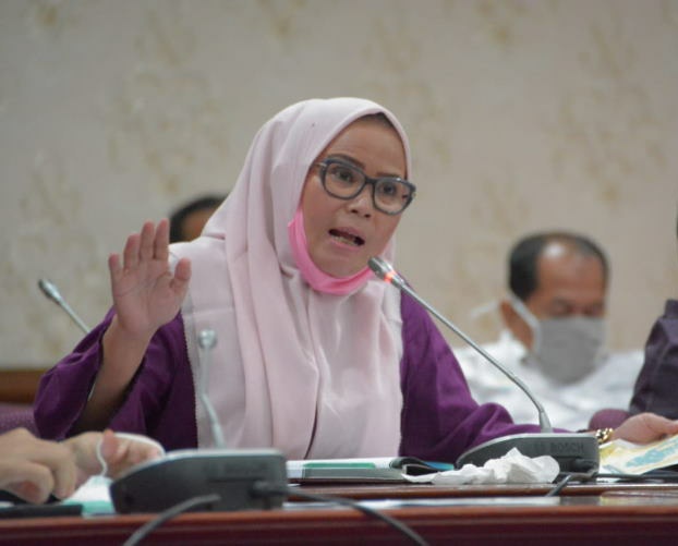 Anggota DPRD Riau Ade Hartati