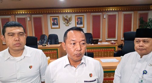 Dirreskrimsus Polda Riau,  Kombes Pol Ade Kuncoro Ridwan usai mengumpulkan para ASN hingga honorer Setwan DPRD Riau.(foto: barkah/halloriau.com)