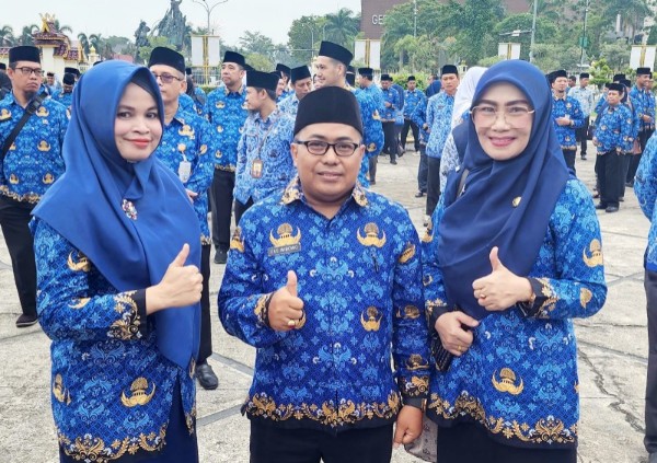 Ketua ASN PPPK Riau, Eko Wibowo (tengah) dukung program 100 hari Menteri Pendidikan, Bdul Mu