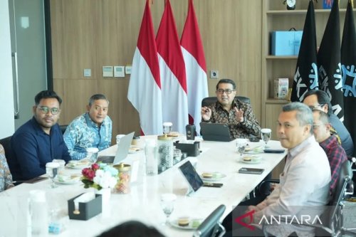 Menteri Ekonomi Kreatif, Teuku Riefky Harsya, menerima audiensi dari Ruang Film Pacitan di Kantor Kementerian Ekonomi Kreatif, Jakarta, Selasa (23/6/2026).