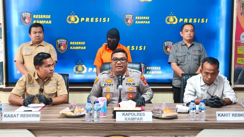 Kapolres Kampar, AKBP Bobby Sebayang ungkap kasus kematian remaja di belakang pabrik tahu di Kualu (foto/RRI