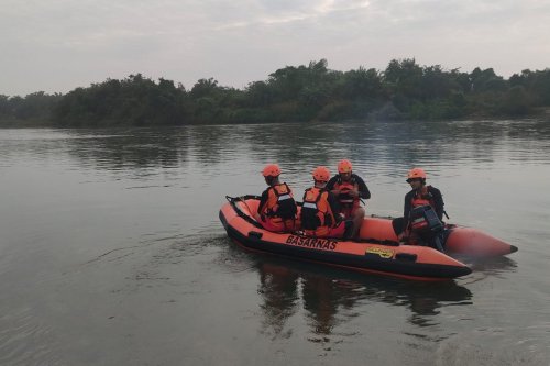 Tim SAR gabungan melanjutkan operasi pencarian di Sungai Kampar, Desa Muara Jalai, Kecamatan Kampar Utara, Kabupaten Kampar (foto/int)