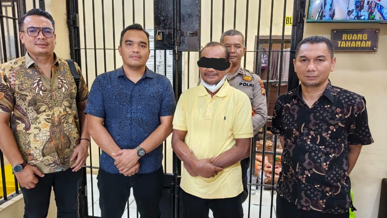 Dugaan menggunakan ijazah palsu, anggota DPRD Pelalawan dilakukan penahanan (foto/Andy)