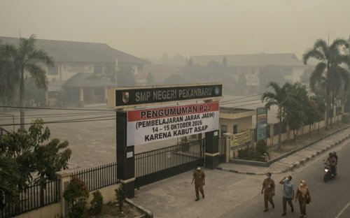 Besok sekolah di Kota Pekanbaru kembali PJJ akibat kabut asap.(ilustrasi/gemini AI/halloriau.com)