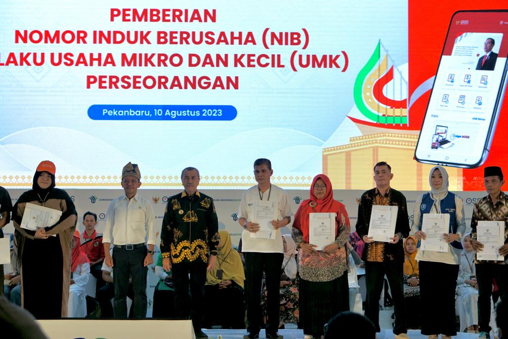 Gubernur Riau, Syamsuar saat hadiri penyerahan NIB UKM PNM Mekar.(foto: novi/halloriau.com)