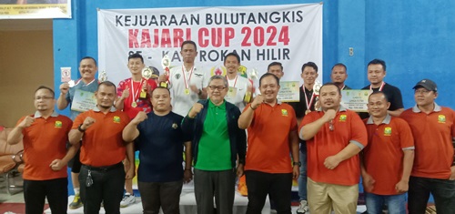 Penutupan Kejuaraan Bulutangkis Kejari Rohil Cup 2024 kategori U-17 dan senior.(foto: afrizal/halloriau.com)