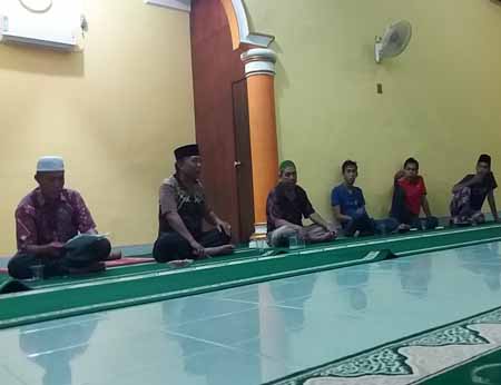 Rapat di Musala Nurul Hidayah, Minggu malam (6/3/2017).