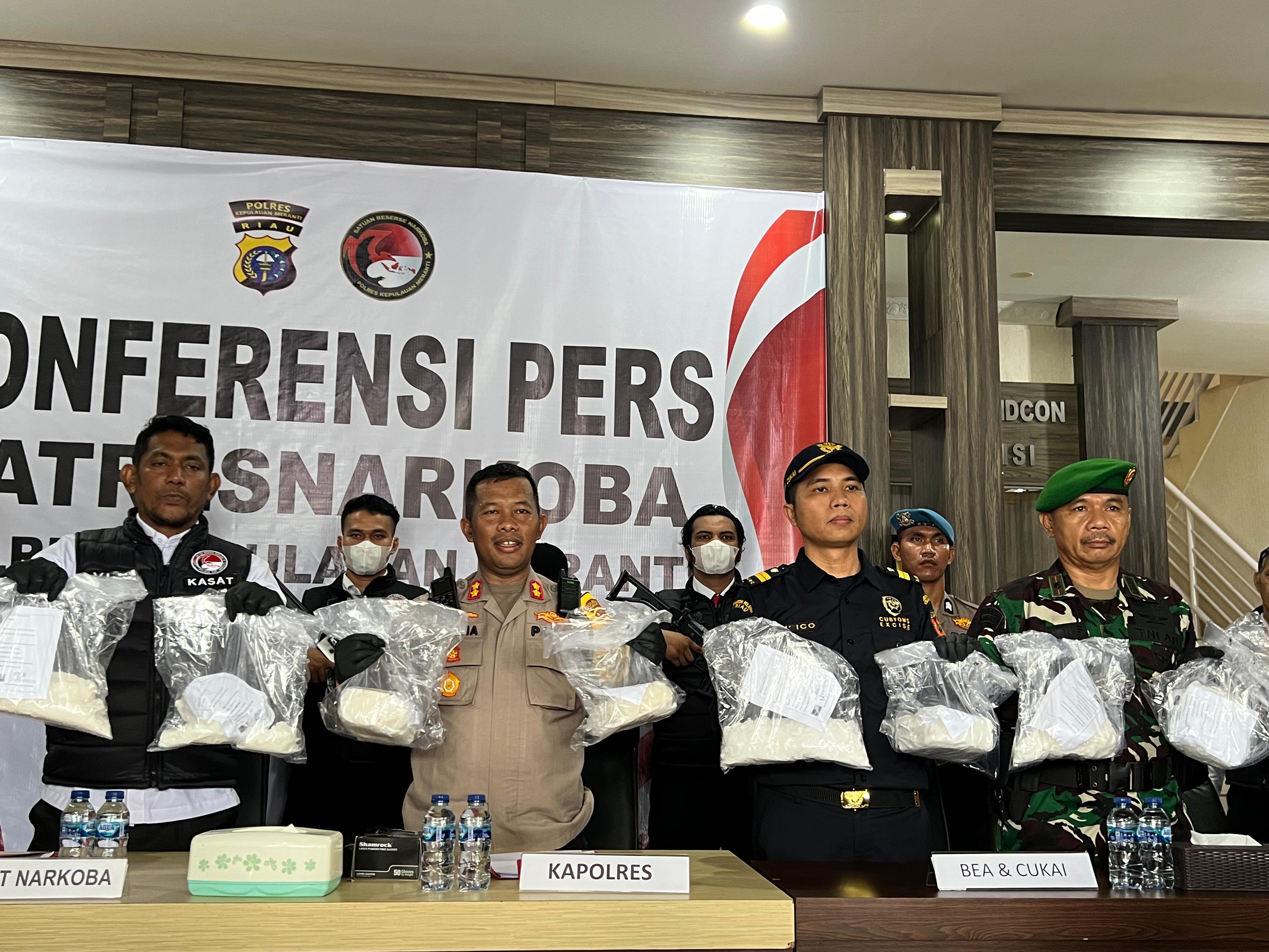 konferensi pers penangkapan Narkoba jenis Sabu yang digelar di Mapolres Meranti pada Senin pagi (11/11/2024) pagi