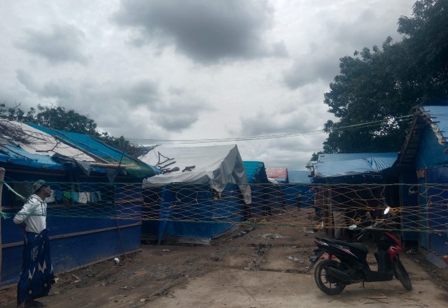 Saat ini pengungsi Rohingya di Pekanbaru hidup di bawah tenda terpal (foto/dini)