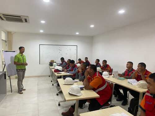 Para peserta mendapatkan materi dari trainer profesional dalam program Tefa 2025. (Foto: Istimewa)