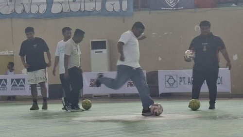 Bupati Pelalawan, Zukri buka turnamen Bupati Pelalawan League Futsal 2026.(foto: andi/halloriau.com)