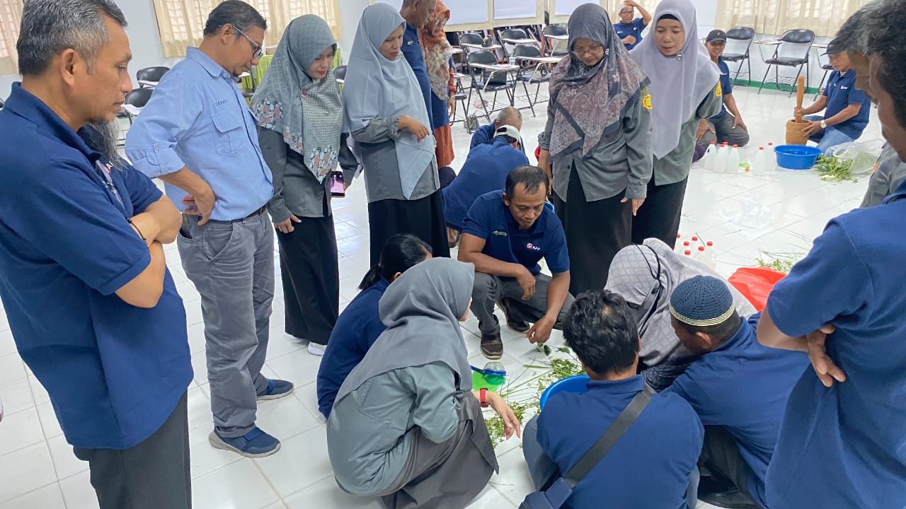 30 masyarakat di Perawang mendapatkan pelatihan Petani Champion dari PT Arara Abadi (foto/ist)