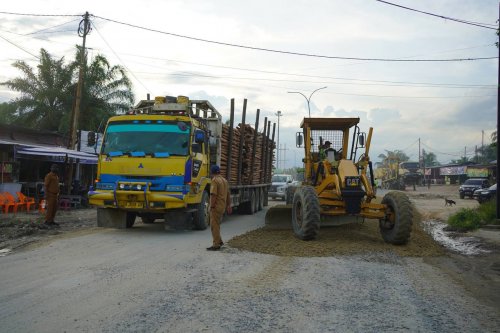 Pemprov Riau kolaborasi dengan perusahaan perbaiki Jalan Simpang Minas–Simpang Tualang Timur (foto/ist)