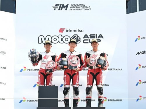 Bintang dan Resky Naik Podium Moto4 Asia Cup.
