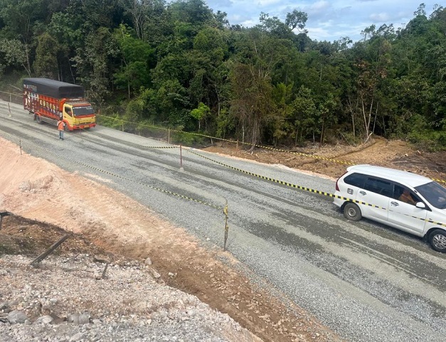 Jalan lintas Riau-Sumbar di Tanjung Alai, Kecamatan XIII Koto Kampar, Kabupaten Kampar.