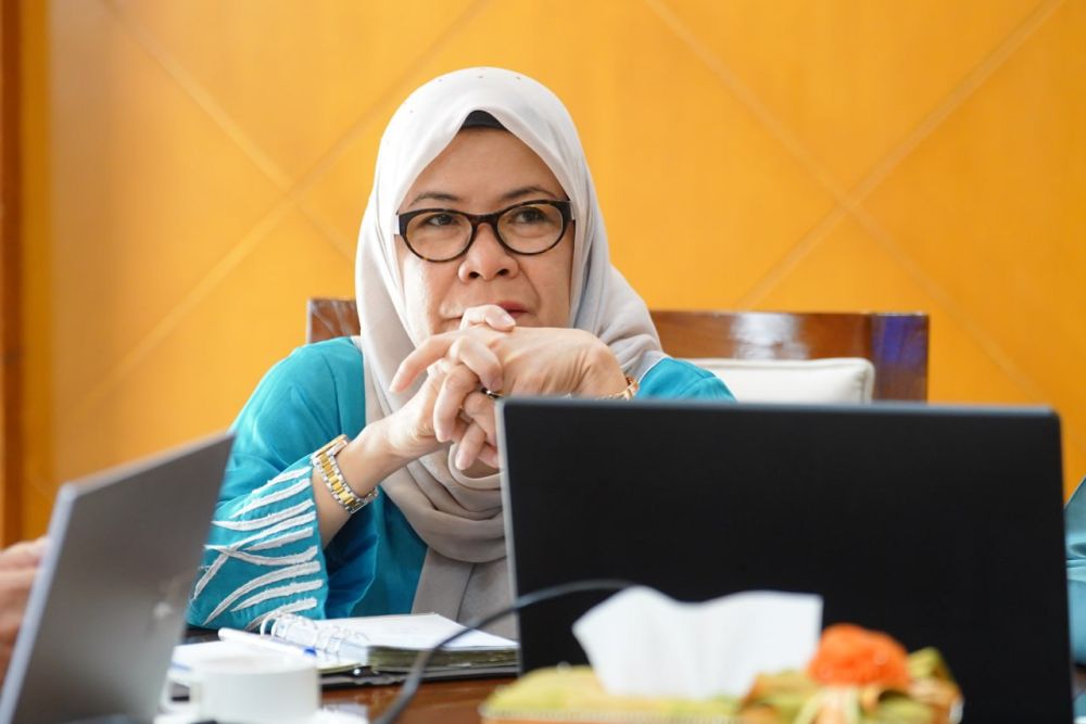 Elly Wardhani, the Daily Acting Head of the Governance Bureau of the Regional Secretariat
of Riau Province (foto/int)