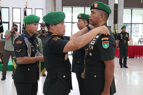 Pangdam XIX/Tuanku Tambusai melantik Danrem 031/Wira Bima.(foto: mcr)