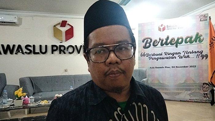 Ketua Bawaslu Riau Alnofrizal (fot0/ist)