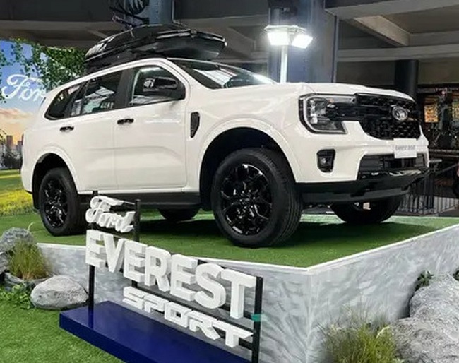 Ford Everest Sport Generasi Terbaru Resmi Mengaspal, Ini Spesifikasi dan Harganya