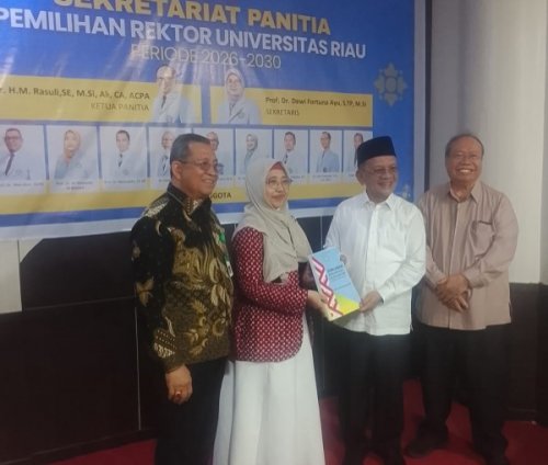 Dekan FKIP Unri, Prof Jimmi Copriady jadi pertama daftar pertama Bakal Calon Rektor (foto/ist)