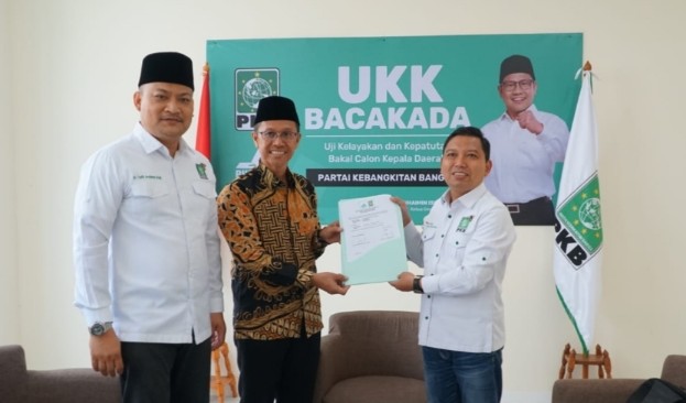 Ketua DPC PKB Pekanbaru, Dr Taufik Arrakhman dan Dr Ikhsan ikuti uji kelayakan DPP PKB di Jakarta (foto/ist)