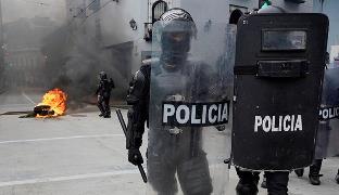 Ilustrasi lima polisi tewas setelah mendapat serangan geng kriminal (foto/Tempo)