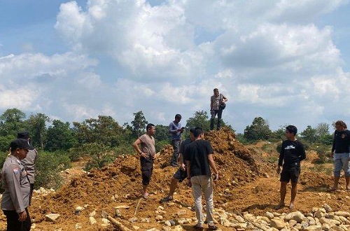 Penggerebekan aktivitas PETI.(foto: tribunpekanbaru.com)