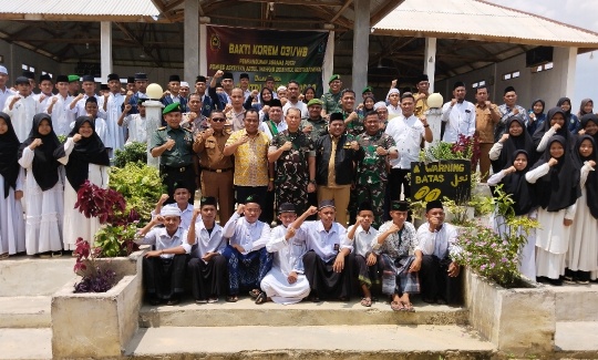 Danrem 031/Wira Bima Brigjen Dany Rakca di Ponpes Asysyekh Abdul Wahhab Bidayatul Musthafawiyah, Pelalawan (foto/andi)