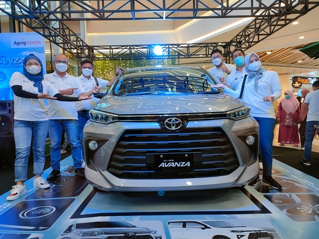 Pameran Toyota di Living Worl Pekanbaru.