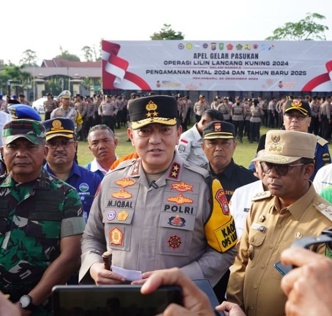 Kapolda Riau, Irjen Pol Mohammad Iqbal.