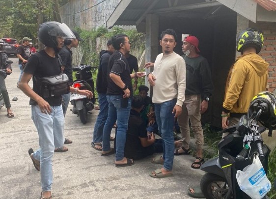 Polisi gerebek lokasi pengedar narkoba di di Jalan Riau - Tampan dan Jalan Meranti, Kota Pekanbaru (foto/int)