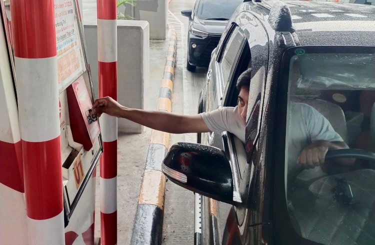 PT Hutama Karya (Persero) mengurangi layanan top-up kartu UE secara tunai secara bertahap (foto/ist)