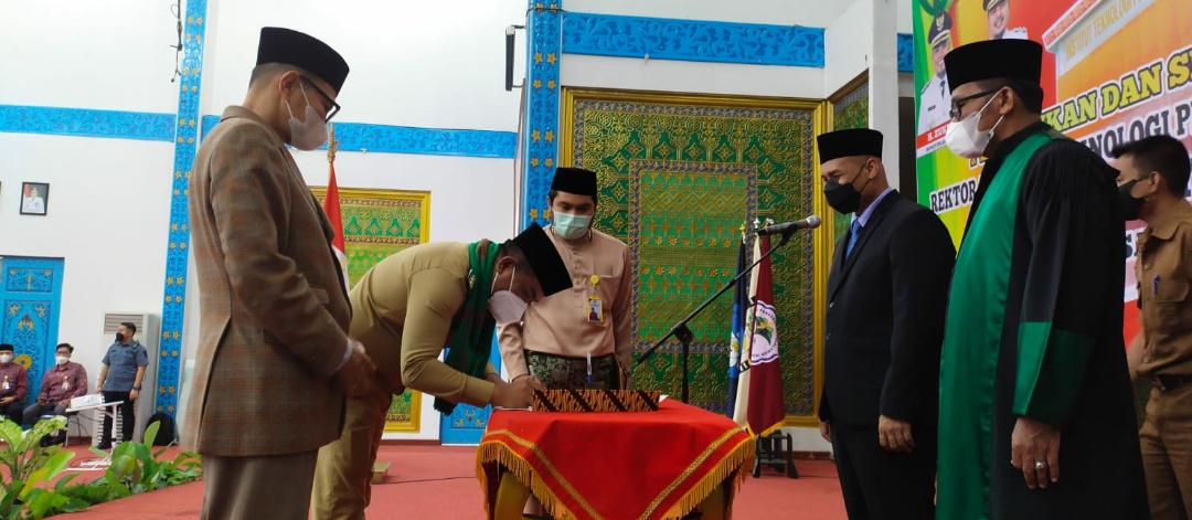 Rektor Institut Teknologi Perkebunan Pelalawan Indonesia (ITP2I), DR. Muhammad Syafi