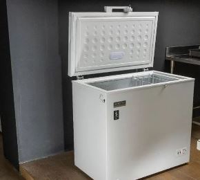 Modena Chest Freezer MD 0206 W dengan kapasitas 205L (foto/int)