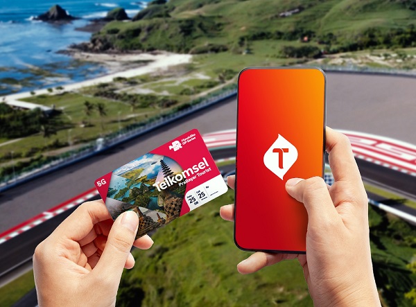 Telkomsel meluncurkan kartu perdana “Telkomsel Prabayar Tourist” dengan 25 GB kuota data, 25 menit kuota telepon, dan 25 menit kuota telepon internasional (IDD Call) yang dihadirkan khusus untuk wisatawan mancanegara menikmati aktivitas digital terbaik selama menjelajahi destinasi wisata di Indonesia, termasuk Kawasan Mandalika, Nusa Tenggara Barat.