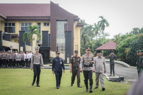 Siapkan pengamanan MTQ dan Pacu Jalur Rayon II, Kapolres Kuansing pimpin apel gelar pasukan (foto/ultra)
