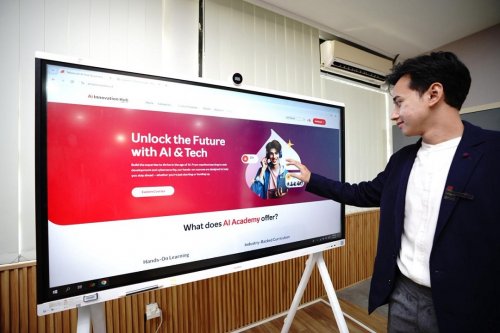 Telkomsel terus bertransformasi hingga menghadirkan 3G, 4G/LTE, dan Hyper 5G.(foto: istimewa)