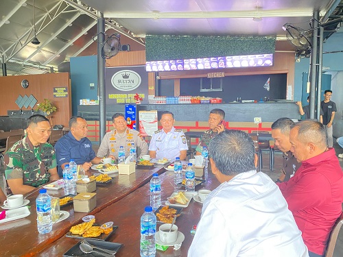 Kegiatan silaturahmi Danrem 031/Wira Bima bersama Wabup Pelalawan.(foto: andi/halloriau.com)