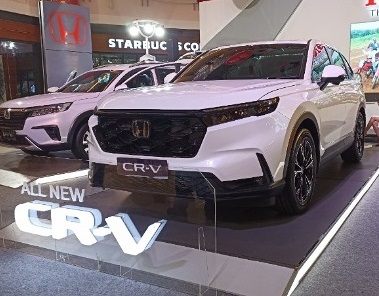 Honda All New CR-V dalam pameran di Mal SKA Pekanbaru.