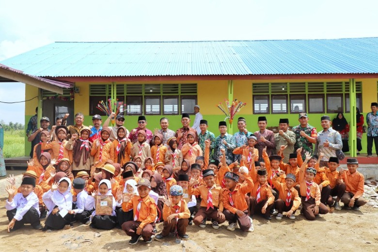 Dompet Dhuafa meresmikan gedung baru Madrasah Ibtidaiyah Swasta (MIS) Nurul Huda di Desa Pulau Palas (foto/ist)